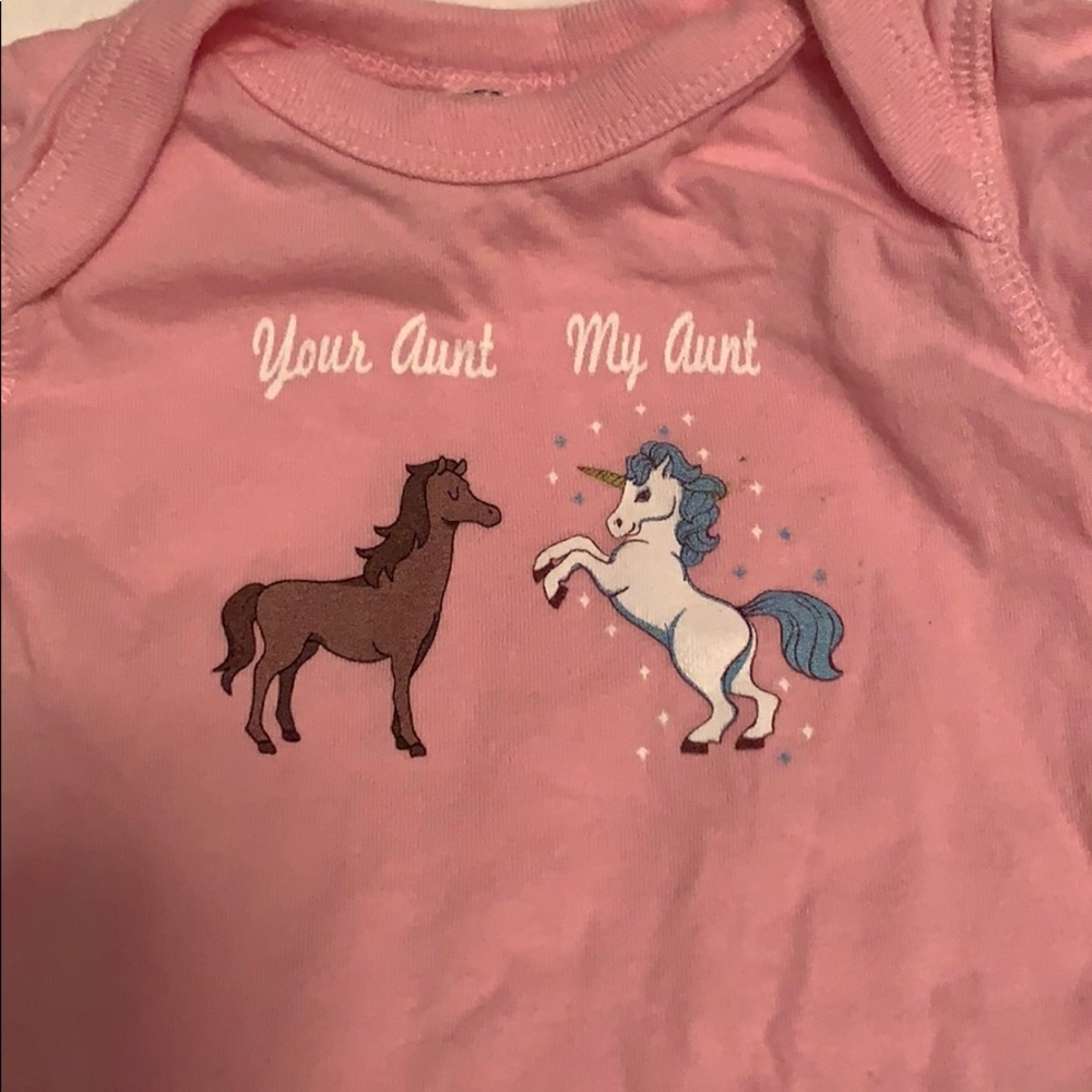 Aunt gift to baby ! Onesie 6 months